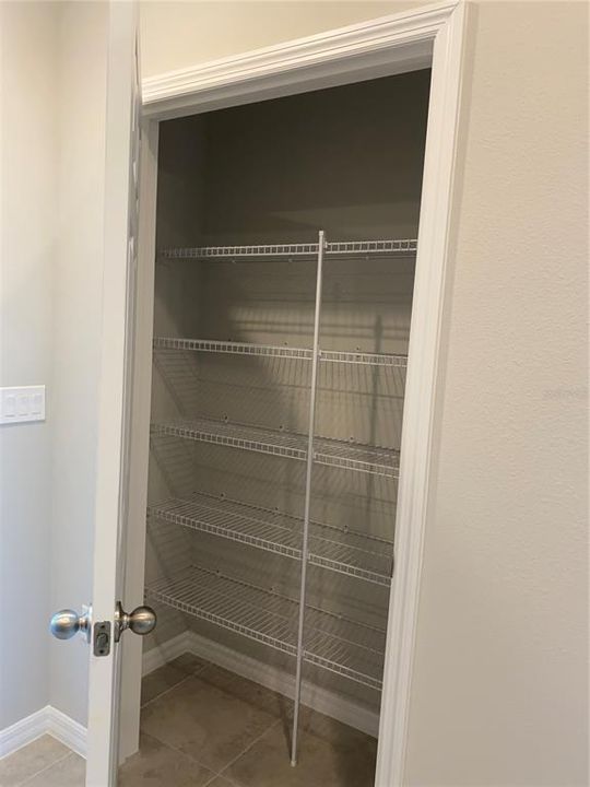 En Venta: $585,000 (6 camas, 0 baños, 2430 Pies cuadrados)