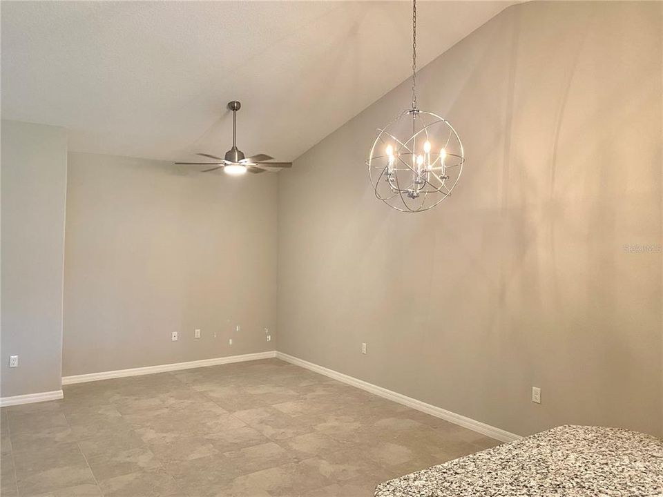 En Venta: $585,000 (6 camas, 0 baños, 2430 Pies cuadrados)