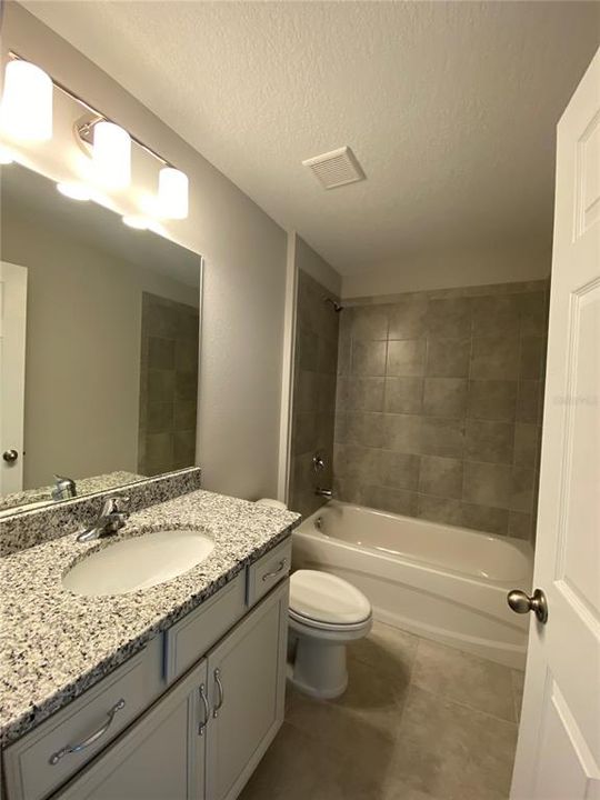 En Venta: $585,000 (6 camas, 0 baños, 2430 Pies cuadrados)