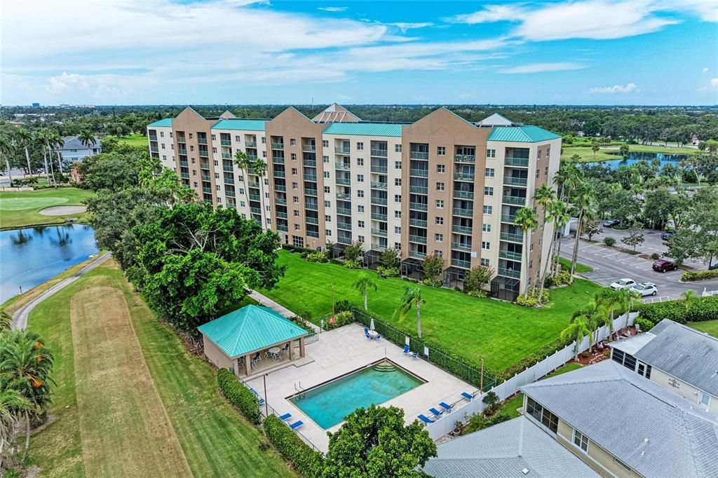 For Sale: $160,000 (2 beds, 2 baths, 978 Square Feet)