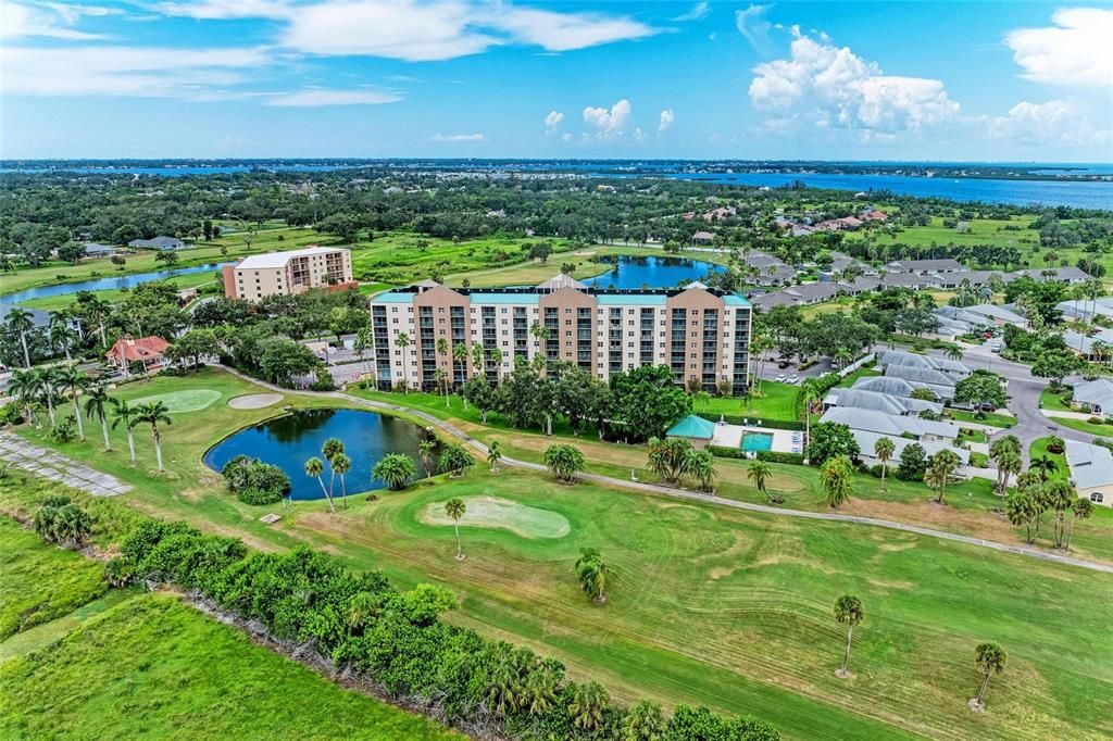 For Sale: $160,000 (2 beds, 2 baths, 978 Square Feet)