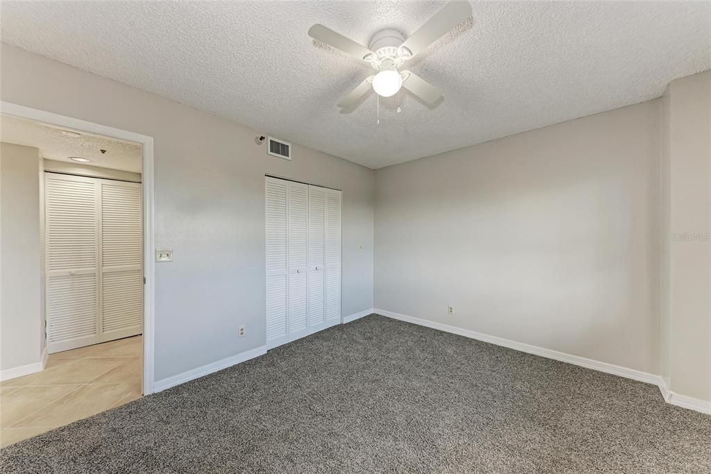 For Sale: $160,000 (2 beds, 2 baths, 978 Square Feet)