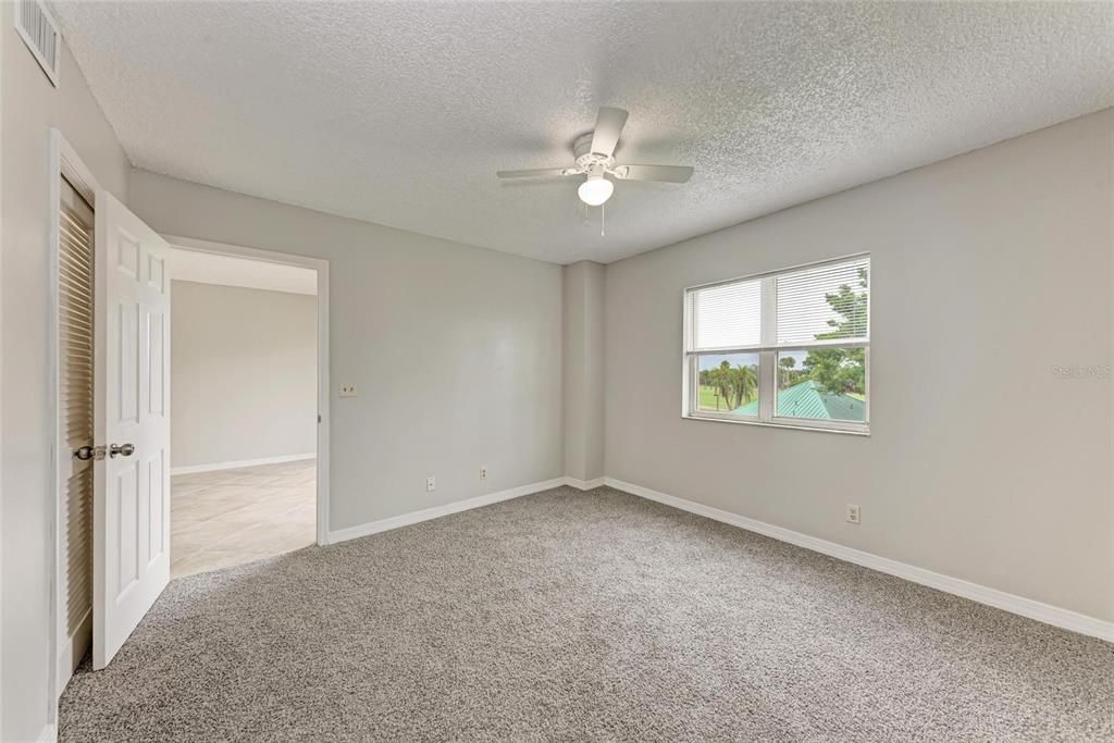 For Sale: $160,000 (2 beds, 2 baths, 978 Square Feet)