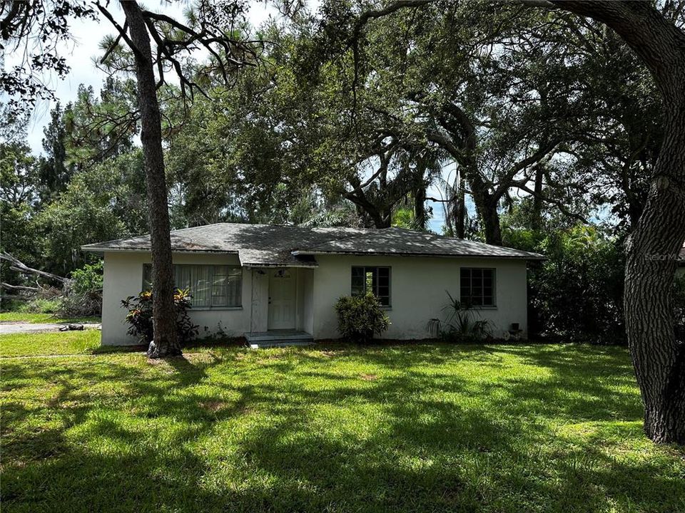 Recently Sold: $170,000 (2 beds, 1 baths, 1295 Square Feet)