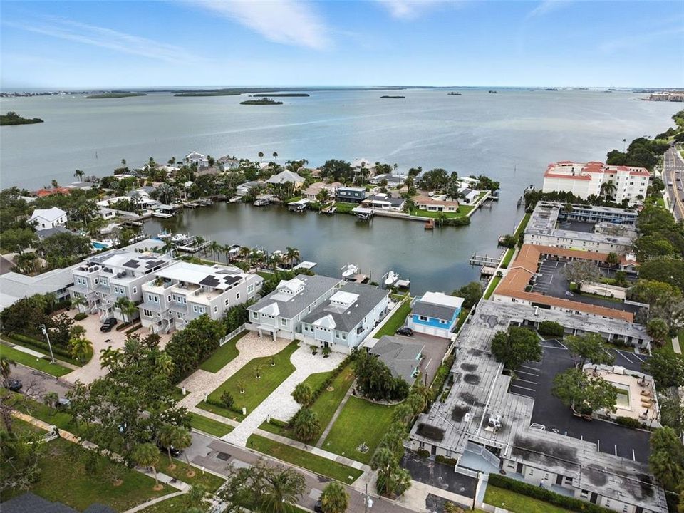 For Sale: $3,200,000 (5 beds, 4 baths, 3250 Square Feet)