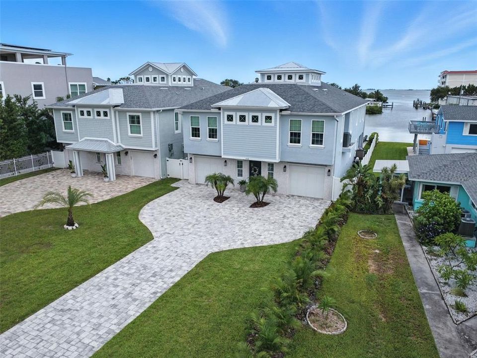 For Sale: $3,200,000 (5 beds, 4 baths, 3250 Square Feet)