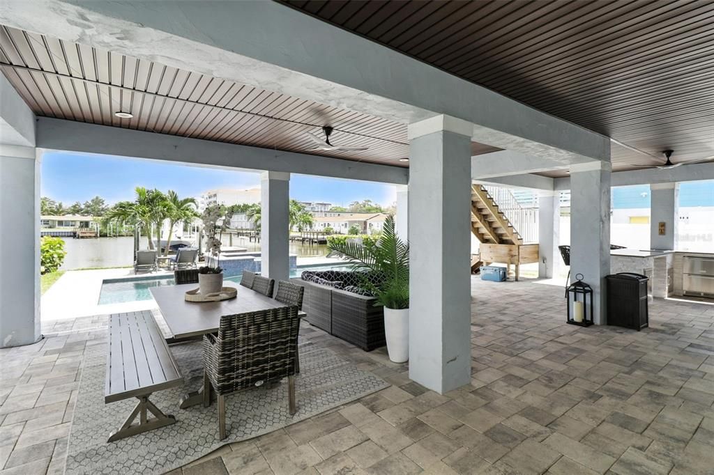 For Sale: $3,200,000 (5 beds, 4 baths, 3250 Square Feet)