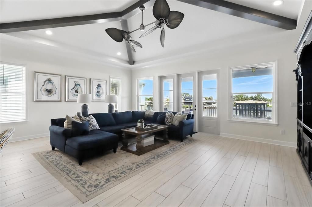 For Sale: $3,200,000 (5 beds, 4 baths, 3250 Square Feet)