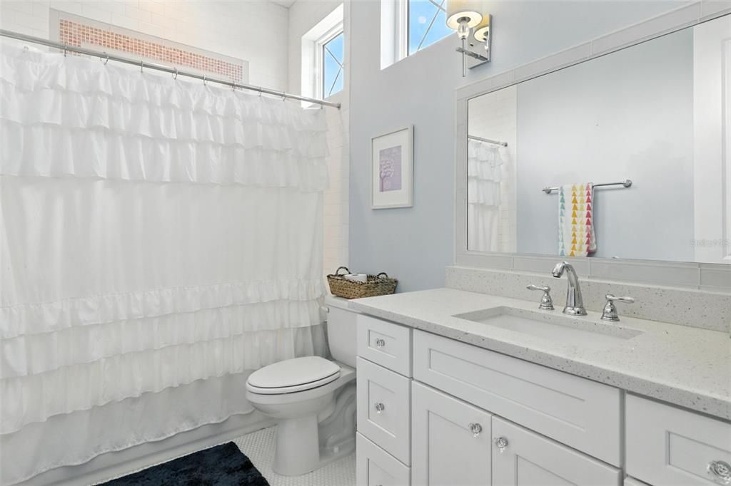 For Sale: $3,200,000 (5 beds, 4 baths, 3250 Square Feet)