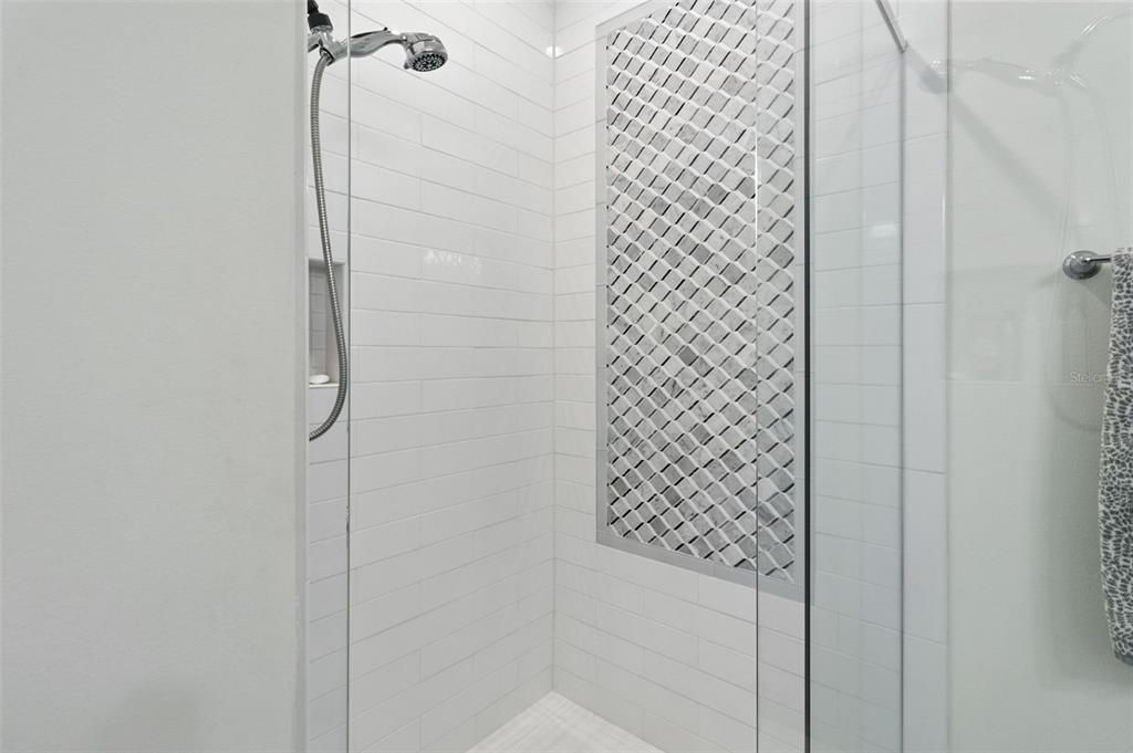 For Sale: $3,200,000 (5 beds, 4 baths, 3250 Square Feet)