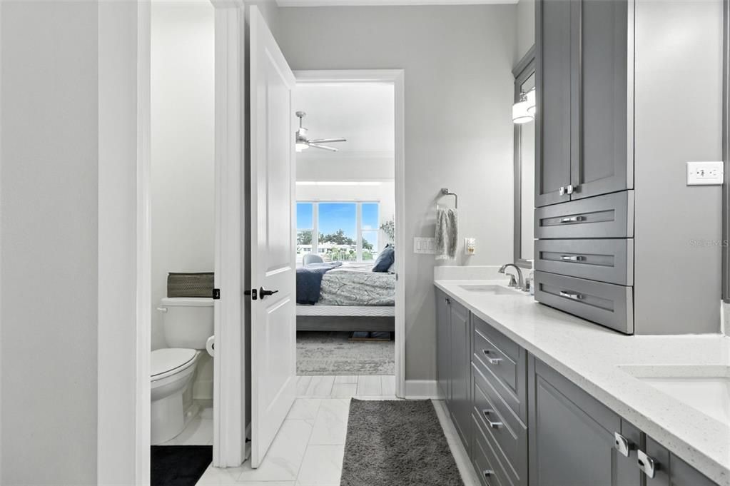 For Sale: $3,200,000 (5 beds, 4 baths, 3250 Square Feet)