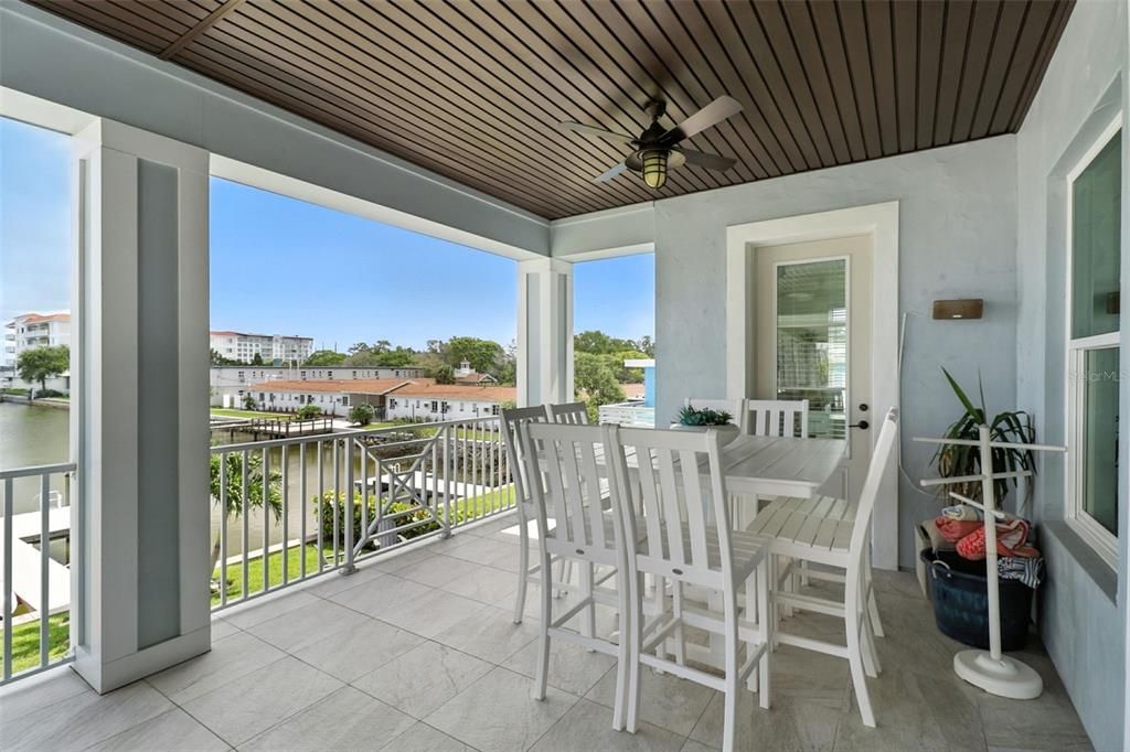 For Sale: $3,200,000 (5 beds, 4 baths, 3250 Square Feet)