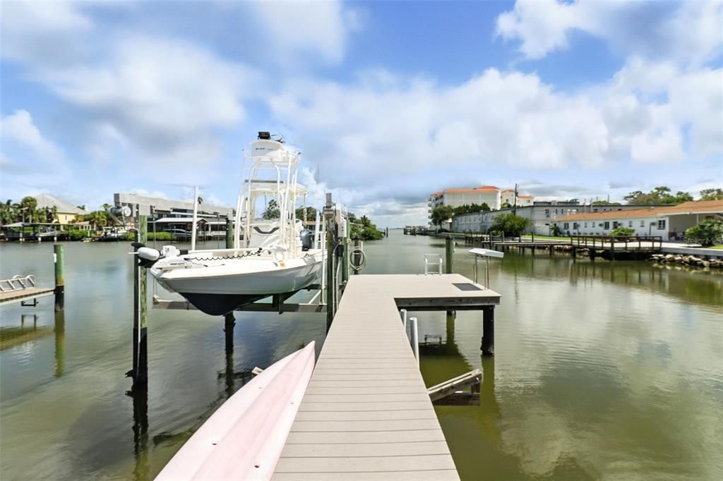 For Sale: $3,200,000 (5 beds, 4 baths, 3250 Square Feet)