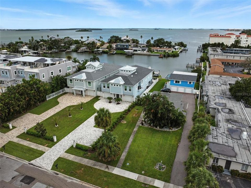 For Sale: $3,200,000 (5 beds, 4 baths, 3250 Square Feet)