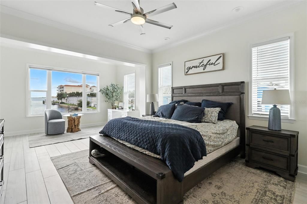 For Sale: $3,200,000 (5 beds, 4 baths, 3250 Square Feet)