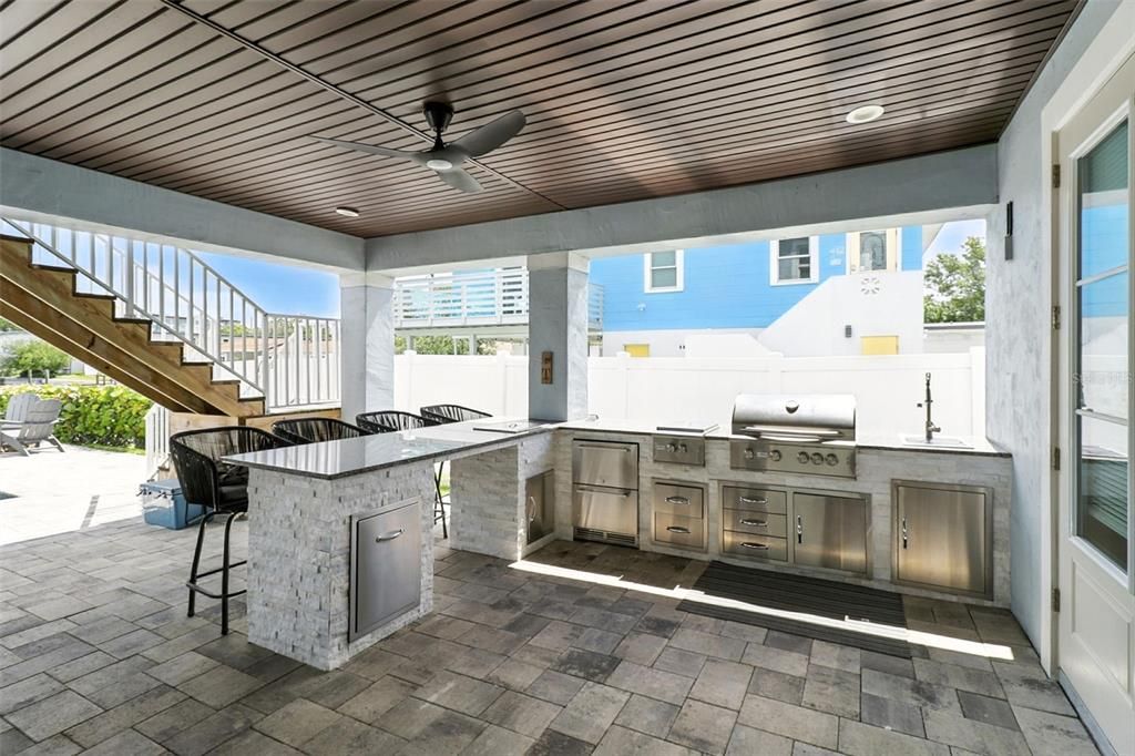 For Sale: $3,200,000 (5 beds, 4 baths, 3250 Square Feet)