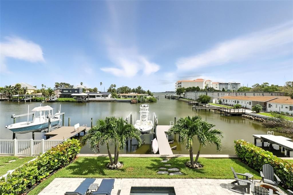 For Sale: $3,200,000 (5 beds, 4 baths, 3250 Square Feet)