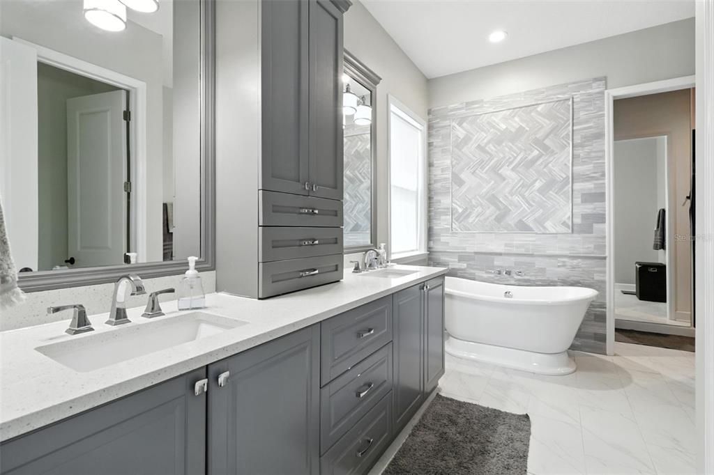 For Sale: $3,200,000 (5 beds, 4 baths, 3250 Square Feet)