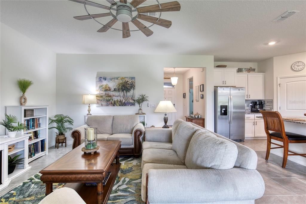 待售: $359,000 (3 贝兹, 2 浴室, 1637 平方英尺)