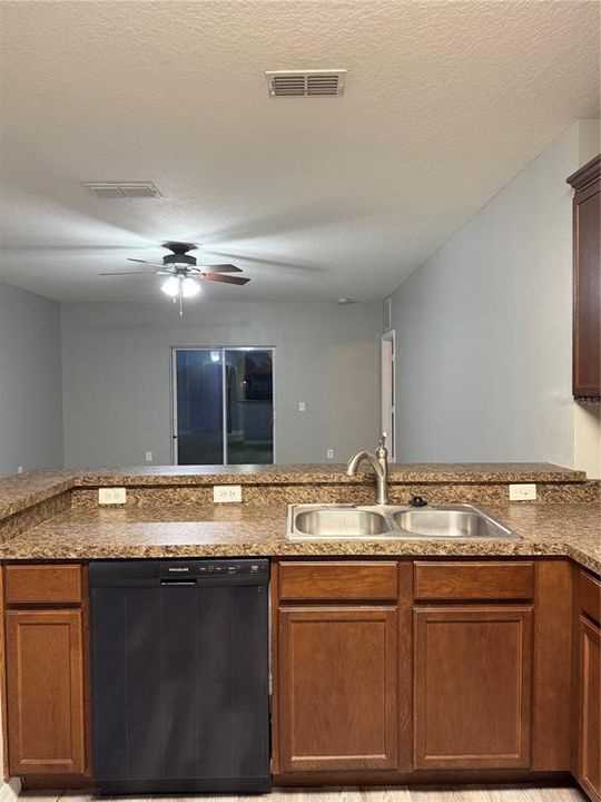 For Sale: $324,900 (3 beds, 2 baths, 1363 Square Feet)