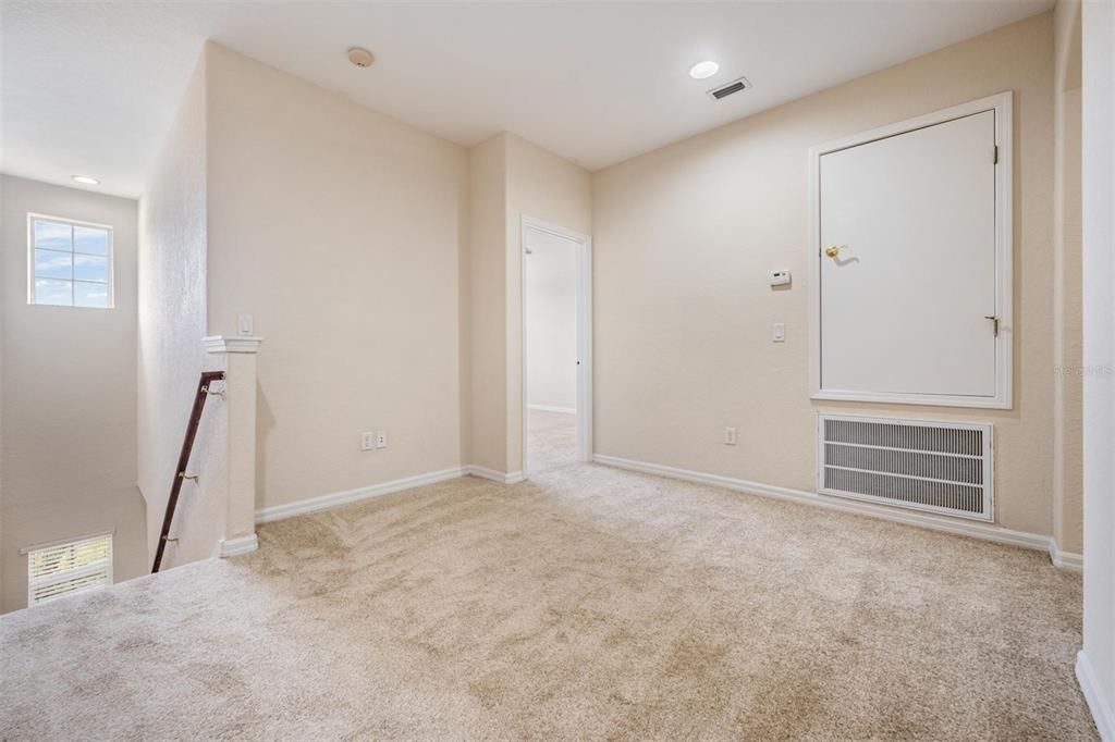 Под контрактом: $260,000 (3 спален, 2 ванн, 1706 Квадратных фут)