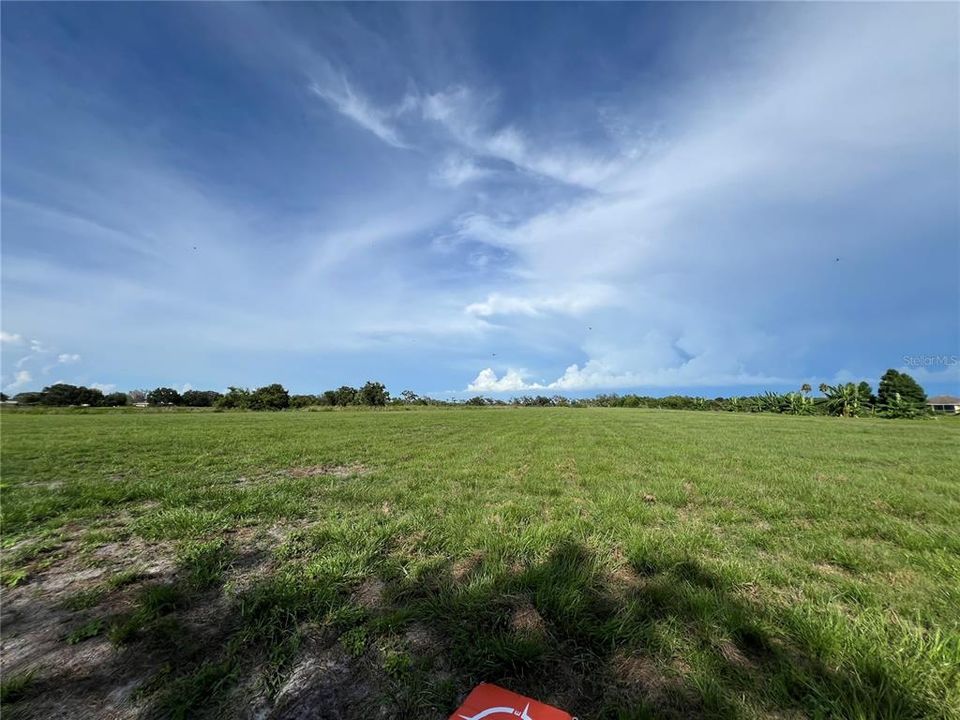 待售: $1,300,000 (15.35 acres)