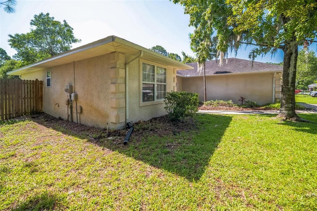 待售: $365,000 (3 贝兹, 2 浴室, 1421 平方英尺)