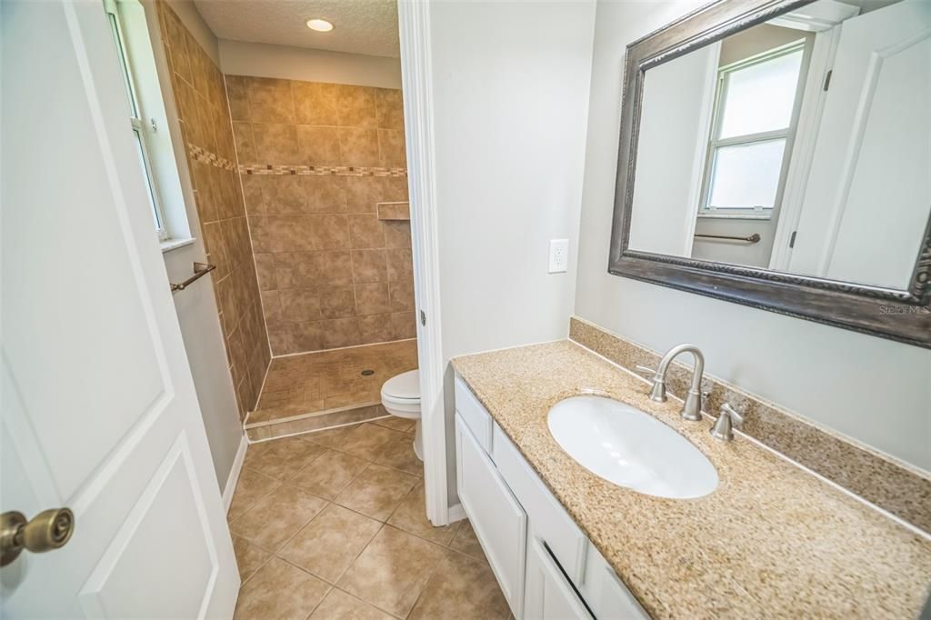 待售: $365,000 (3 贝兹, 2 浴室, 1421 平方英尺)