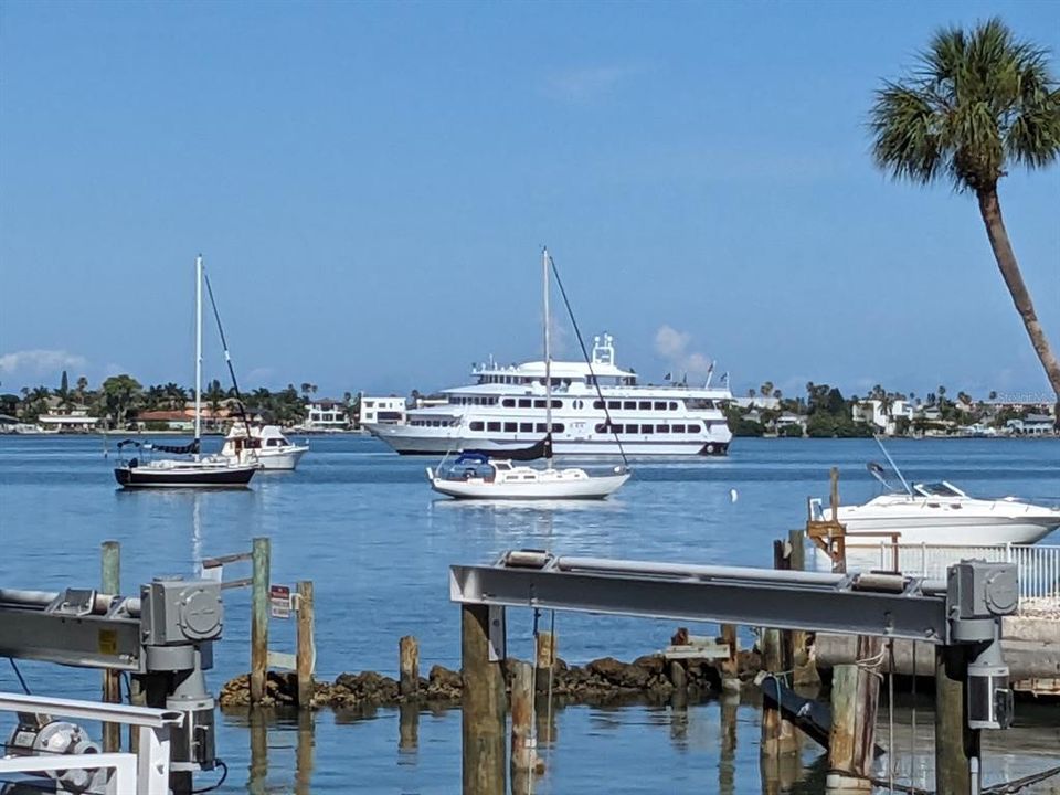 待售: $1,999,000 (3 贝兹, 3 浴室, 2728 平方英尺)