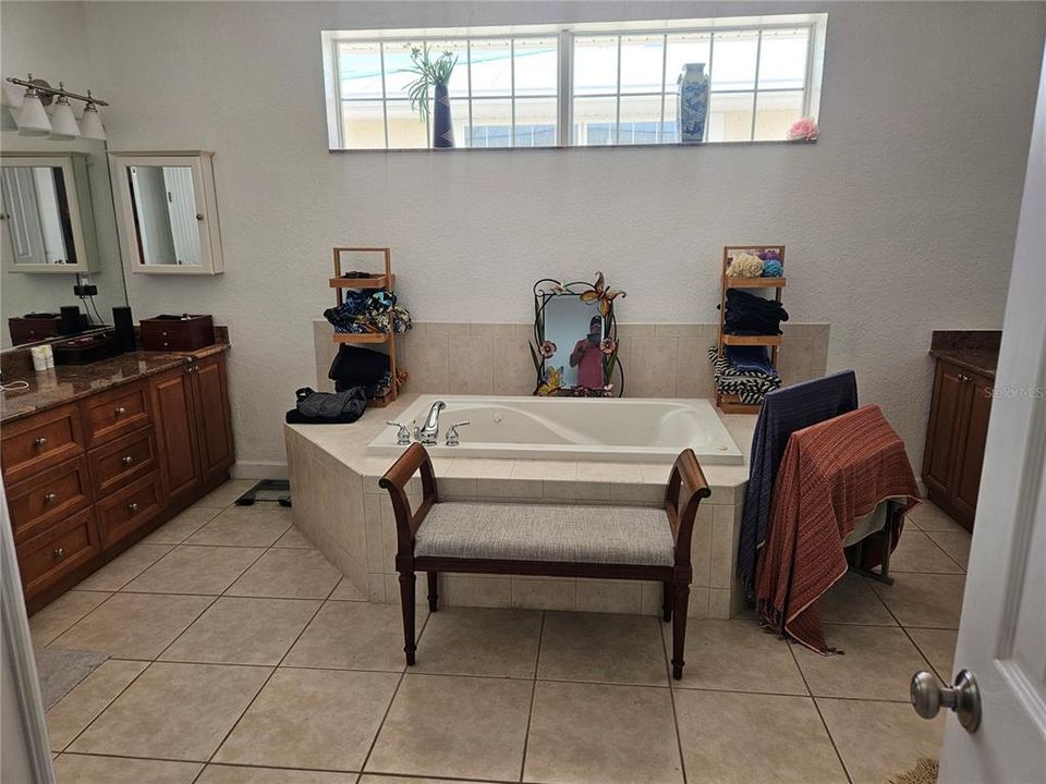 待售: $1,999,000 (3 贝兹, 3 浴室, 2728 平方英尺)