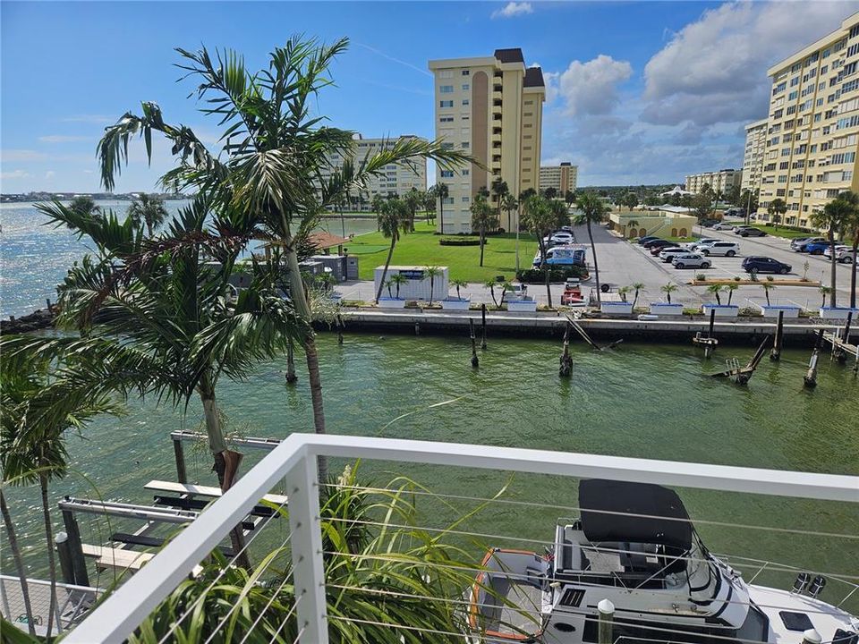 待售: $1,999,000 (3 贝兹, 3 浴室, 2728 平方英尺)