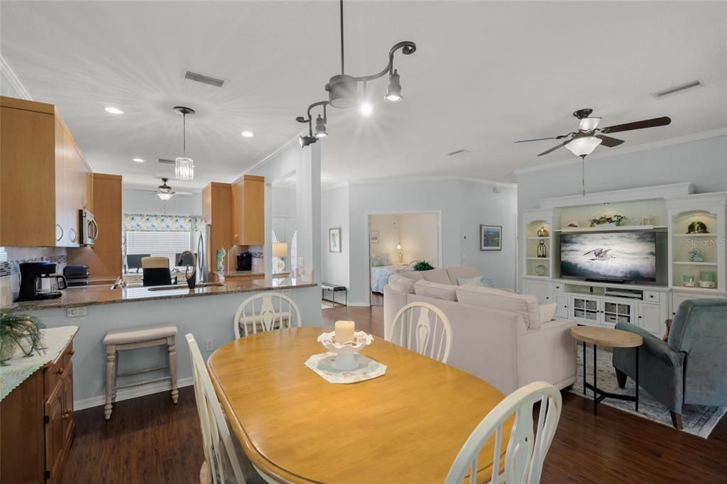 На продажу: $445,000 (3 спален, 2 ванн, 1442 Квадратных фут)