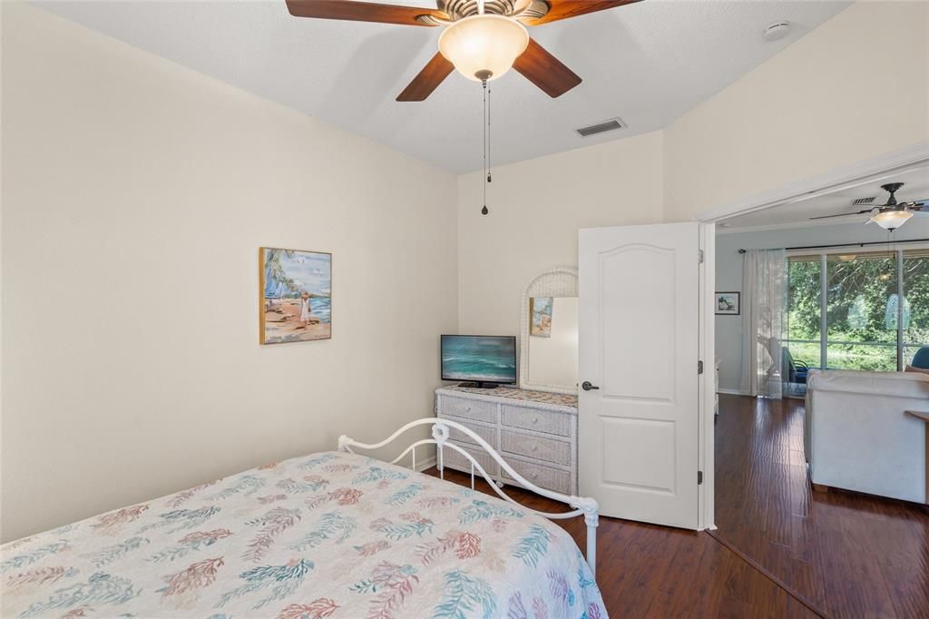 На продажу: $445,000 (3 спален, 2 ванн, 1442 Квадратных фут)