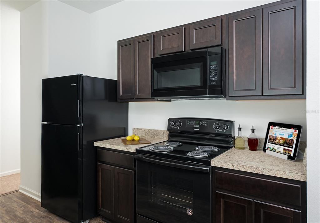 Active With Contract: $279,990 (3 beds, 2 baths, 1426 Square Feet)