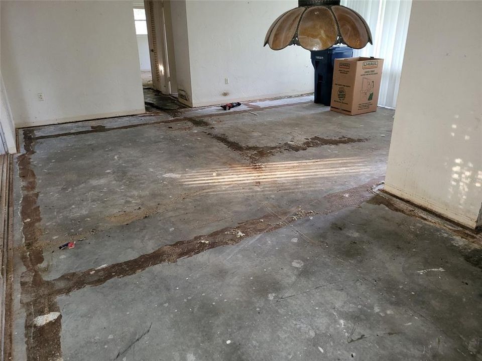 Под контрактом: $269,900 (2 спален, 2 ванн, 1271 Квадратных фут)