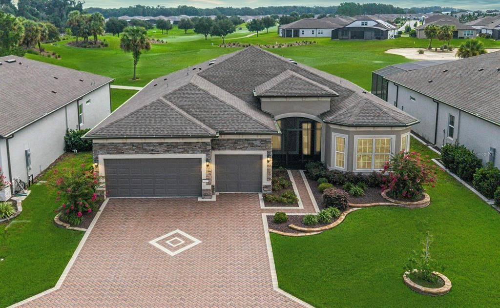 Recently Sold: $724,900 (3 beds, 3 baths, 2515 Square Feet)