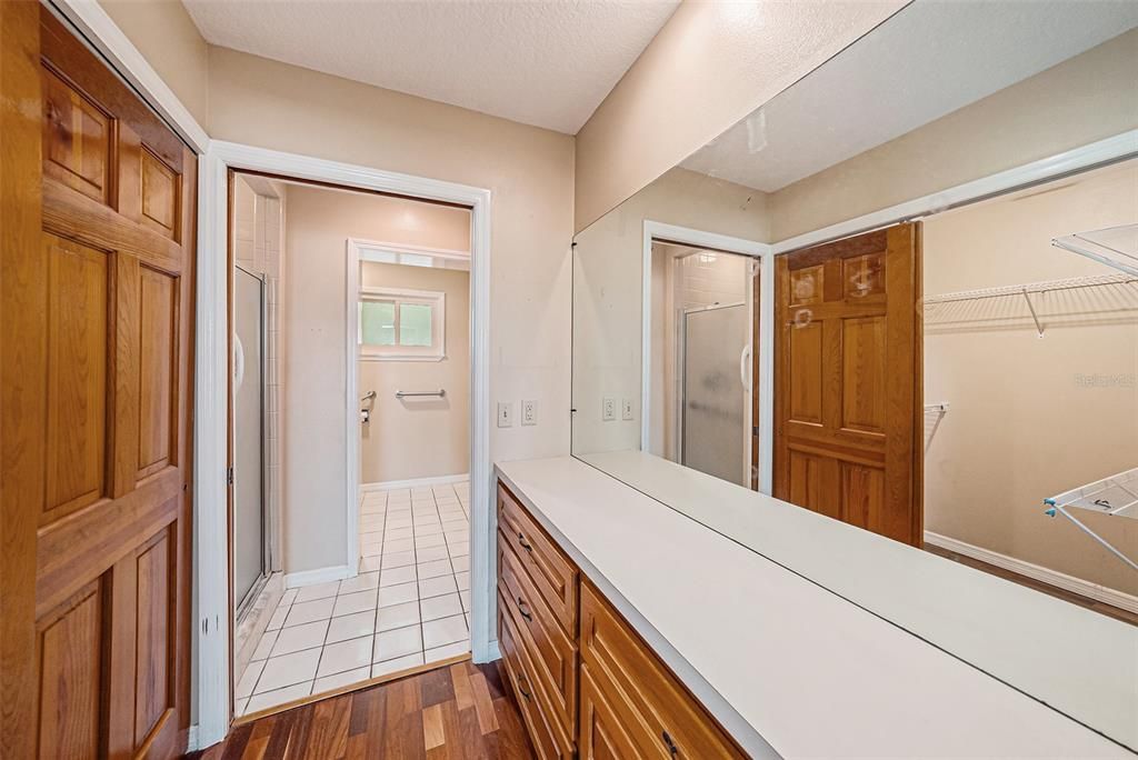 For Sale: $683,999 (5 beds, 4 baths, 3501 Square Feet)