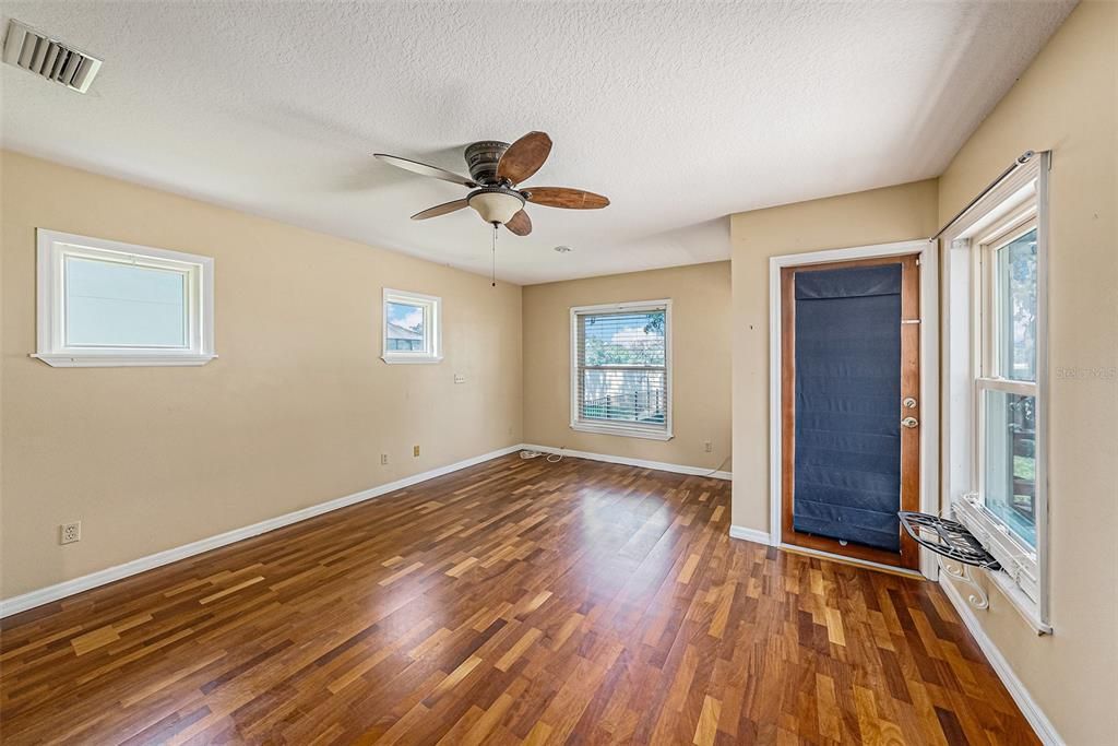 For Sale: $683,999 (5 beds, 4 baths, 3501 Square Feet)