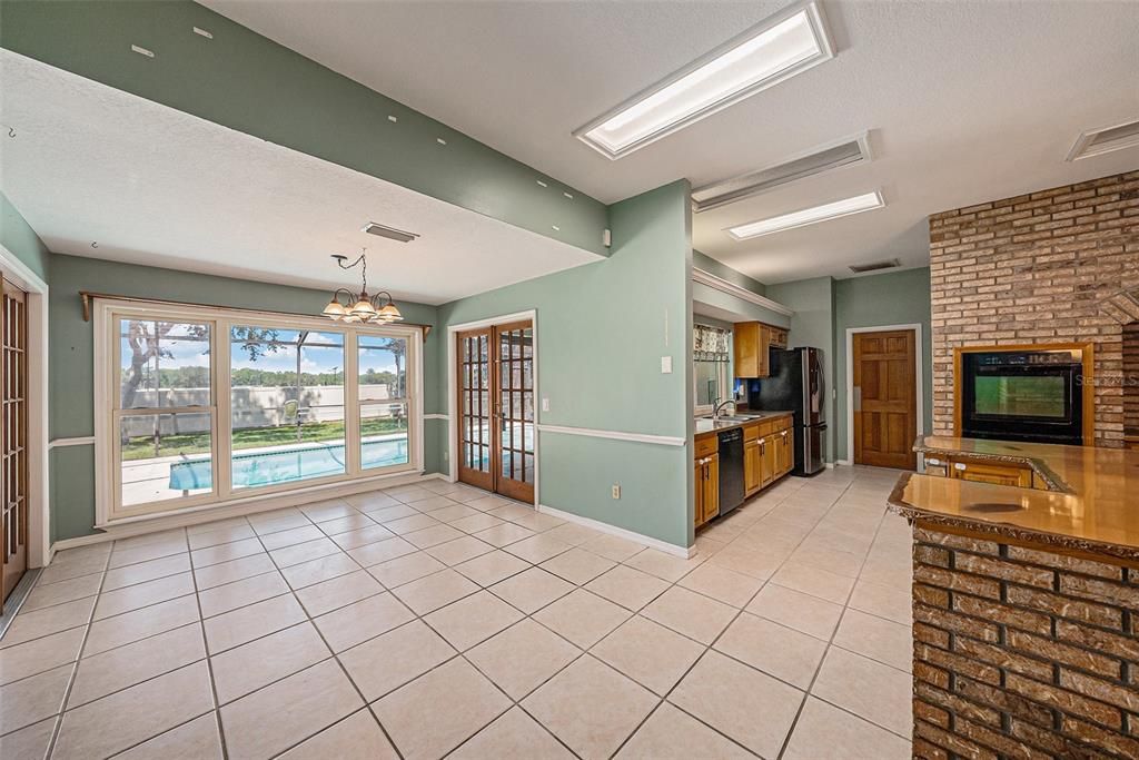 For Sale: $683,999 (5 beds, 4 baths, 3501 Square Feet)