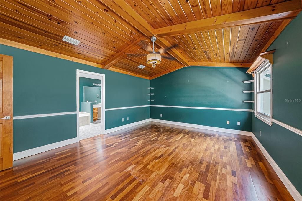 For Sale: $683,999 (5 beds, 4 baths, 3501 Square Feet)