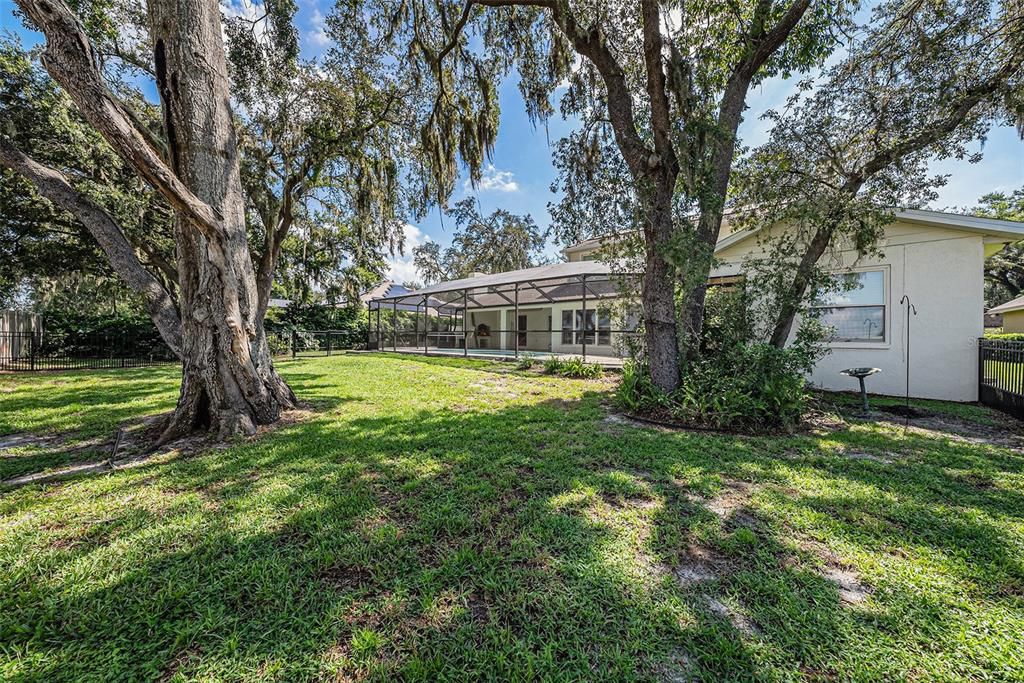 For Sale: $683,999 (5 beds, 4 baths, 3501 Square Feet)