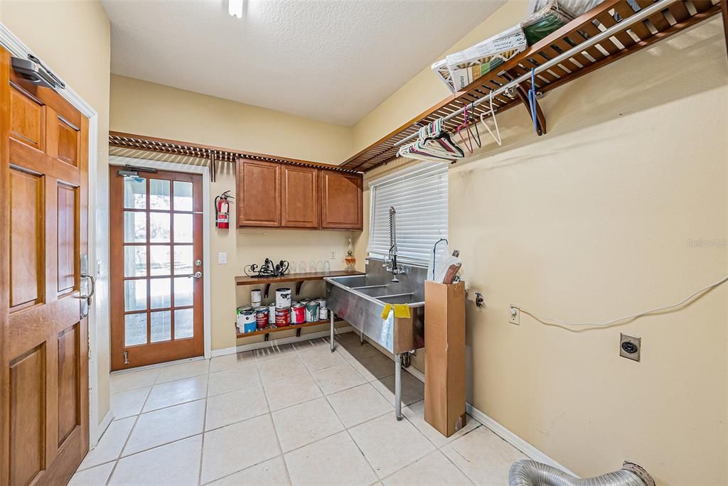 For Sale: $683,999 (5 beds, 4 baths, 3501 Square Feet)