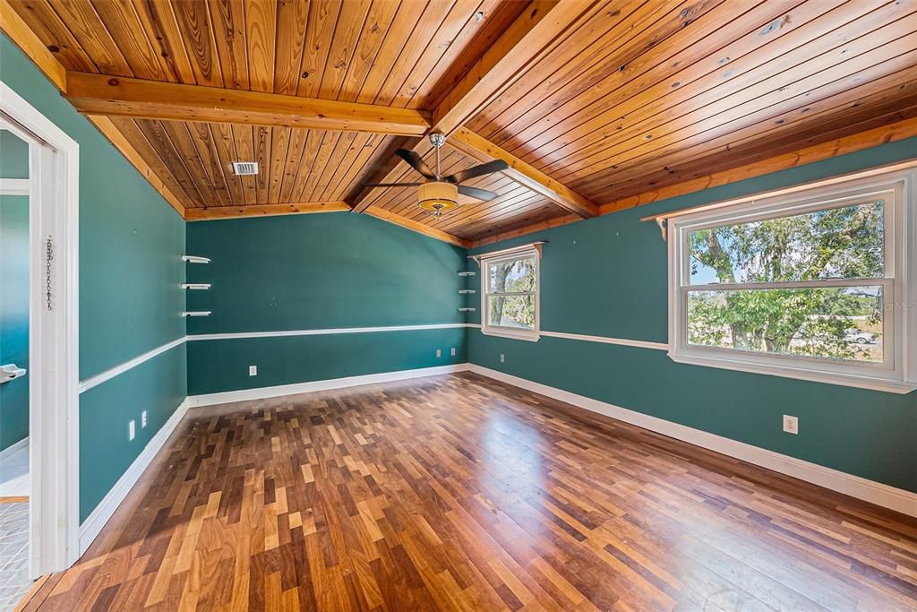 For Sale: $683,999 (5 beds, 4 baths, 3501 Square Feet)