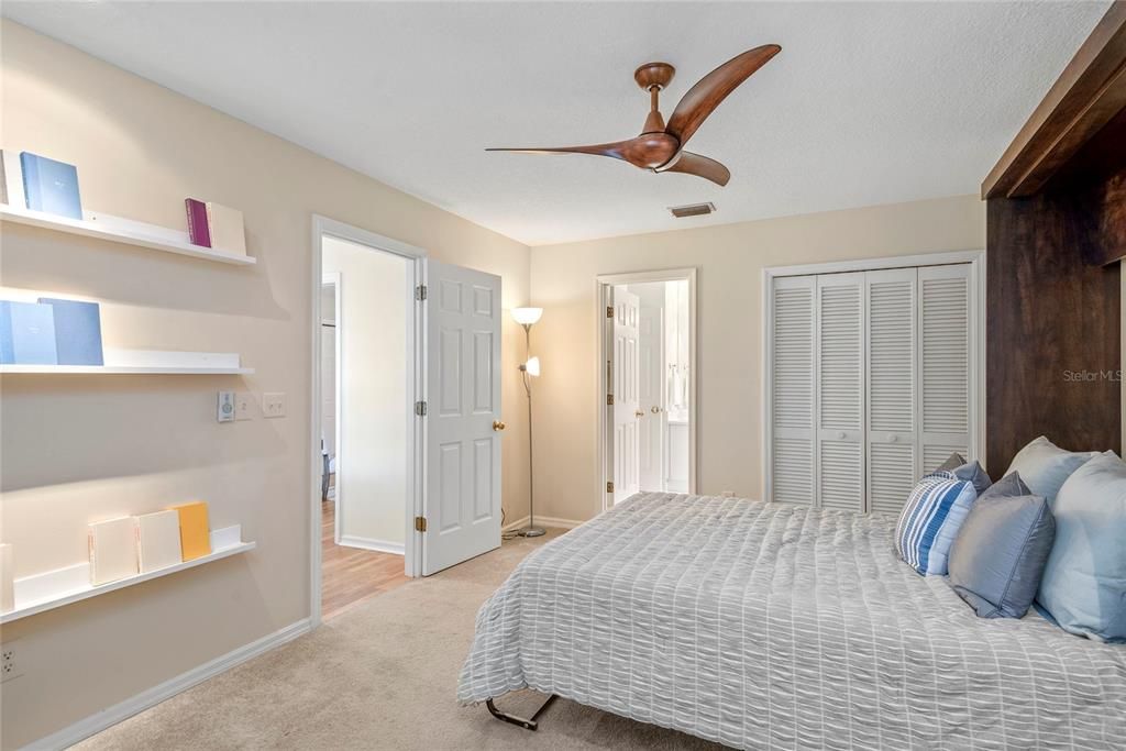 На продажу: $649,000 (3 спален, 2 ванн, 1951 Квадратных фут)