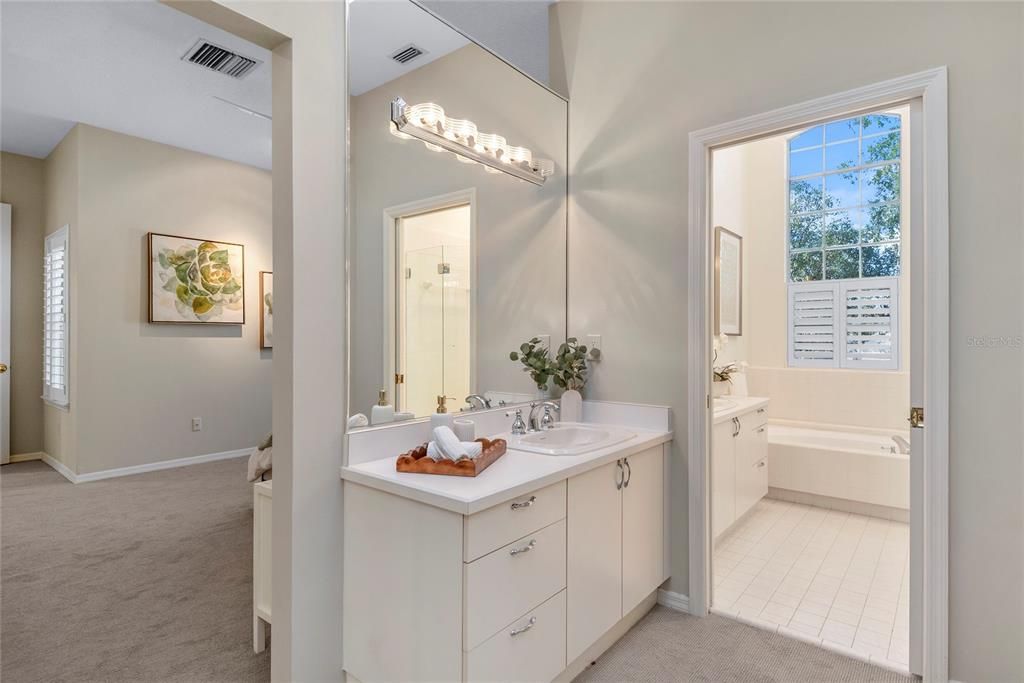 На продажу: $649,000 (3 спален, 2 ванн, 1951 Квадратных фут)