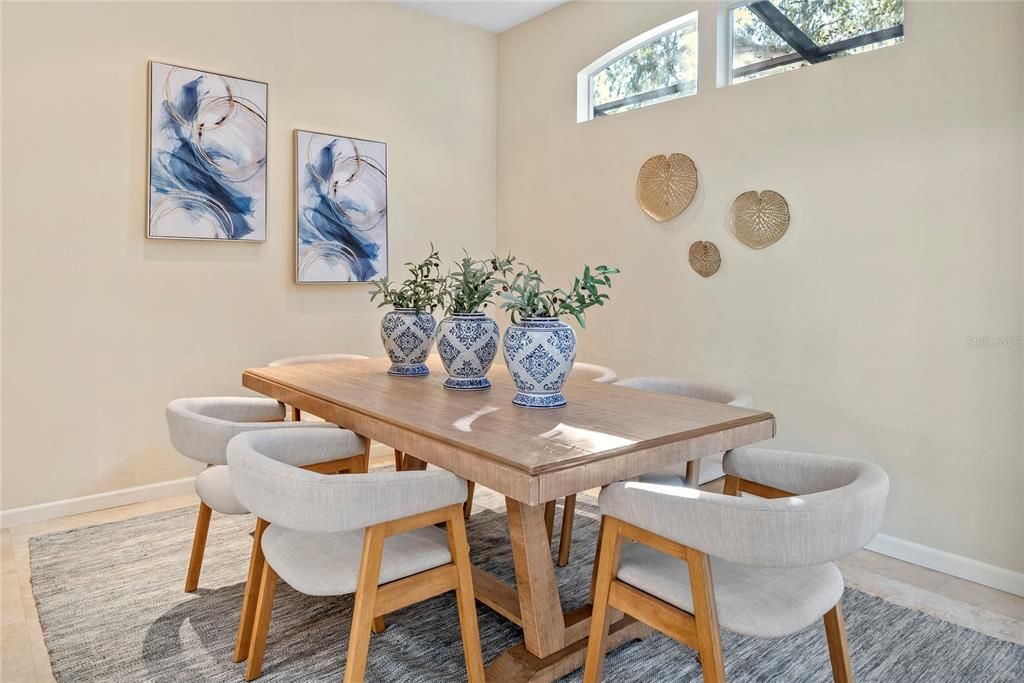 На продажу: $649,000 (3 спален, 2 ванн, 1951 Квадратных фут)