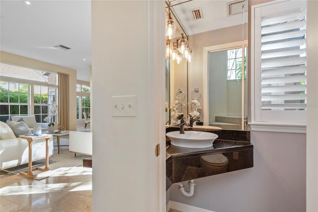 На продажу: $649,000 (3 спален, 2 ванн, 1951 Квадратных фут)