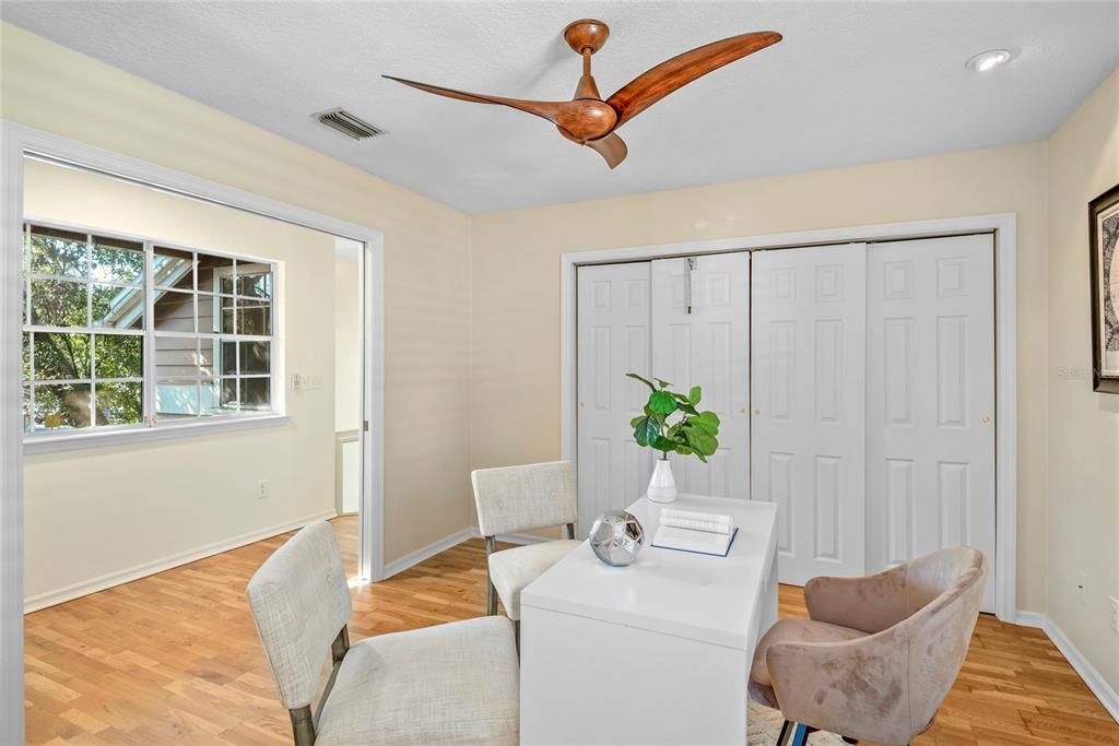 На продажу: $649,000 (3 спален, 2 ванн, 1951 Квадратных фут)