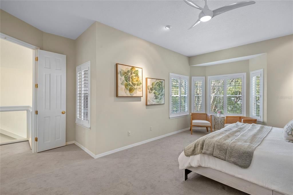 На продажу: $649,000 (3 спален, 2 ванн, 1951 Квадратных фут)