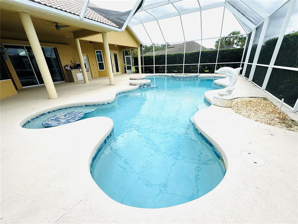 En Venta: $835,000 (4 camas, 3 baños, 2804 Pies cuadrados)